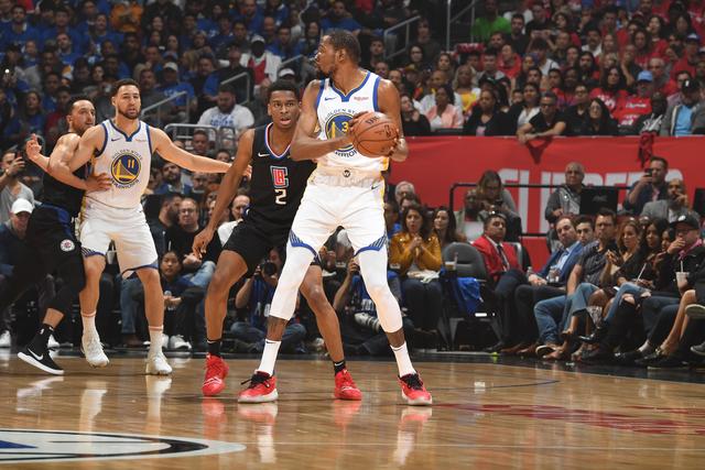 弗格45分辽宁惜败首钢 张宁17分山西胜四川